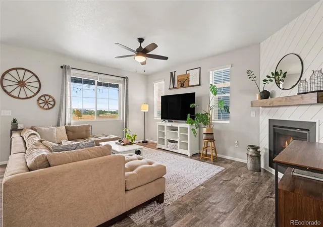 2nd image of 41 S Quantock St, Aurora, CO 80018 | MLS# 2861779