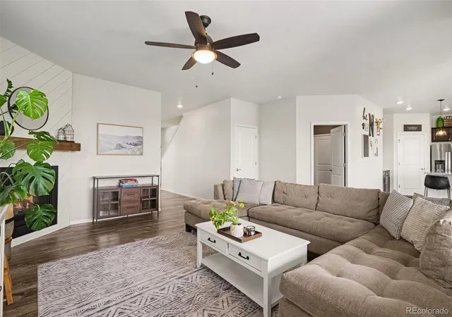 3rd image of 41 S Quantock St, Aurora, CO 80018 | MLS# 2861779