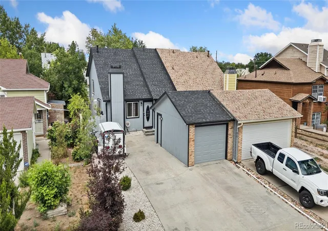 Photo 2 of Townhouse for sale at 18983 E 16th Place, Aurora, CO 80011 | MLS# 9960742 | Listing updated on 2026-08-31