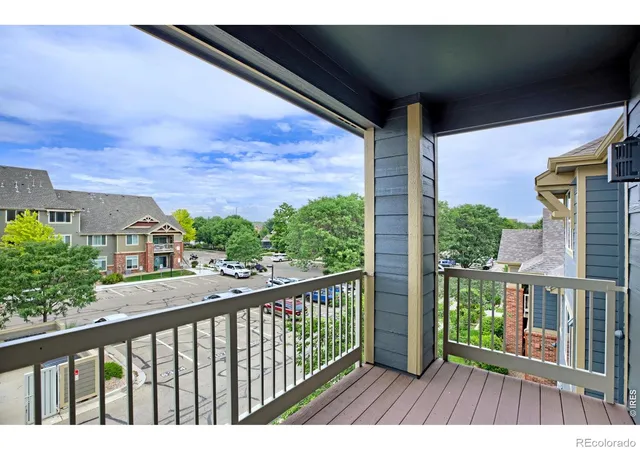 Listing Photo 2 - Condo for sale in building located at 804 Summer Hawk Dr, Longmont, CO 80504 - Unit #6301