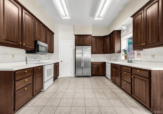 Photo 3 of Single family home for sale at 950 Sugar Loaf, Manitou Springs, CO 80829 | MLS# 2500250 | Listing updated on 2026-09-30