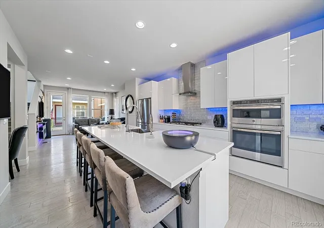 1st image of 15795 E Broncos Pl, Englewood, CO 80112 | MLS# 1810506