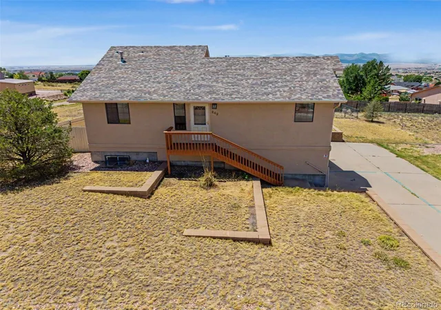 Photo 3 of Single family home for sale at 242 W Del Ray Dr, Pueblo, CO 81007 | MLS# 1968530 | Listing updated on 2026-08-28