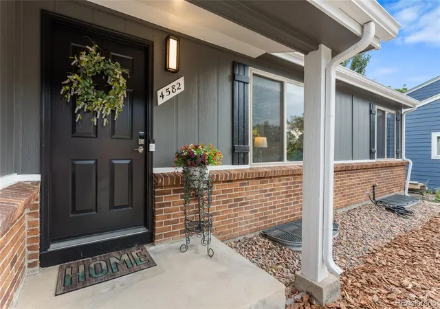 Photo 3 of Single family home for sale at 4582 S Fraser Way, Aurora, CO 80015 | MLS# 4981198 | Listing updated on 2026-09-02