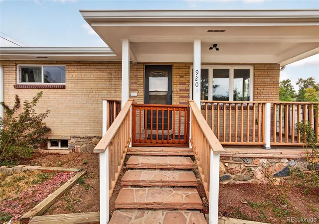1st image of 920 4th St, Golden, CO 80403 | MLS# 7916350