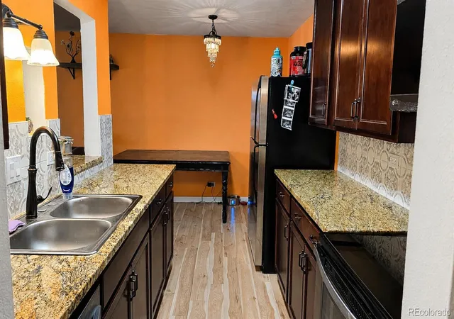 2nd image of 2325 S Linden Ct #300, Denver, CO 80222 | MLS# 1709383