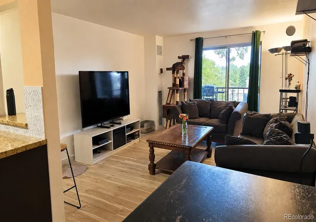 3rd image of 2325 S Linden Ct #300, Denver, CO 80222 | MLS# 1709383