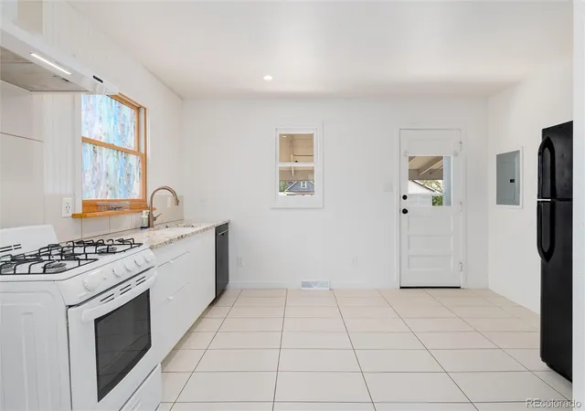 2nd image of 4477 S Acoma St, Englewood, CO 80110 | MLS# 7451767