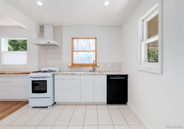 4th image of 4477 S Acoma St, Englewood, CO 80110 | MLS# 7451767