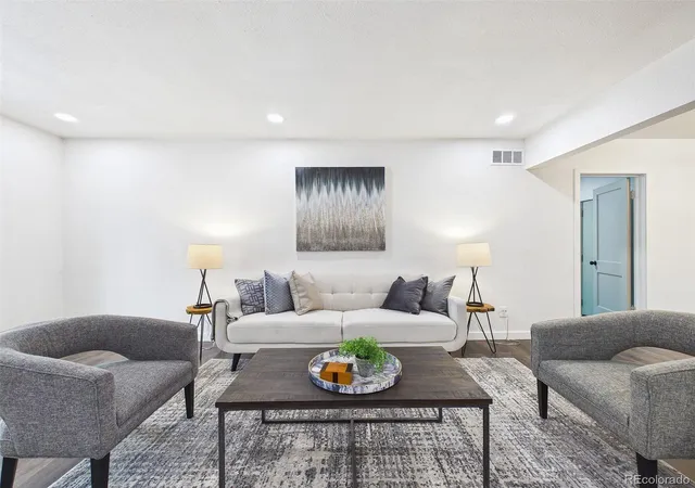 Photo 3 of Single family home for sale at 970 Scranton St, Aurora, CO 80011 | MLS# 5845328 | Listing updated on 2026-09-23