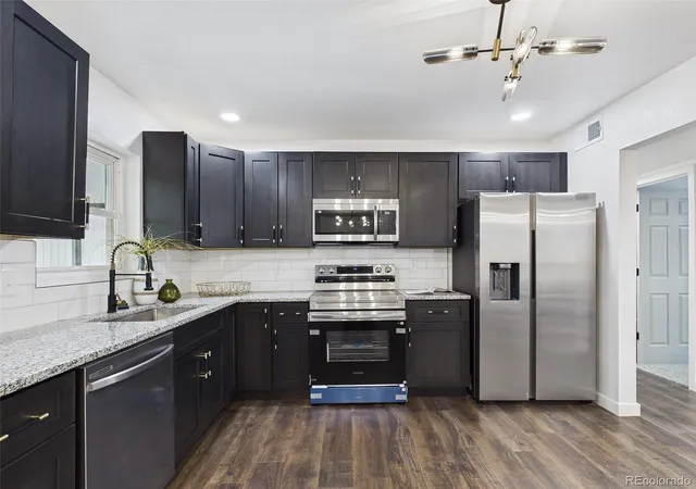 Photo 4 of Single family home for sale at 970 Scranton St, Aurora, CO 80011 | MLS# 5845328 | Listing updated on 2026-09-23