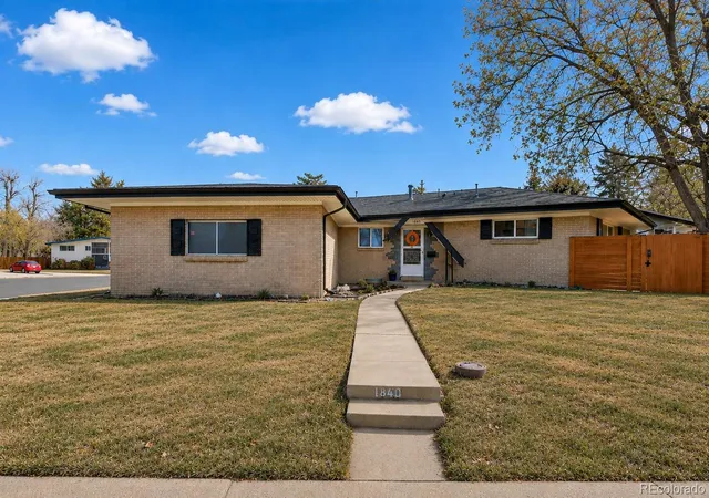 2nd image of 1880 S Monaco Pkwy, Denver, CO 80224 | MLS# 9922523