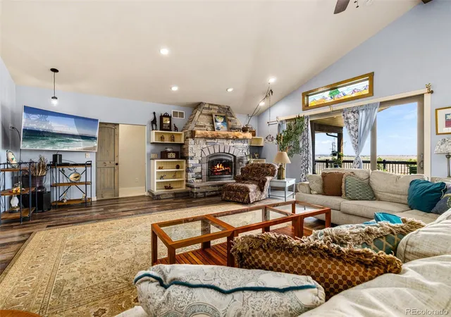 2nd image of 774 W Palizada Dr, Pueblo, CO 81007 | MLS# 1900470