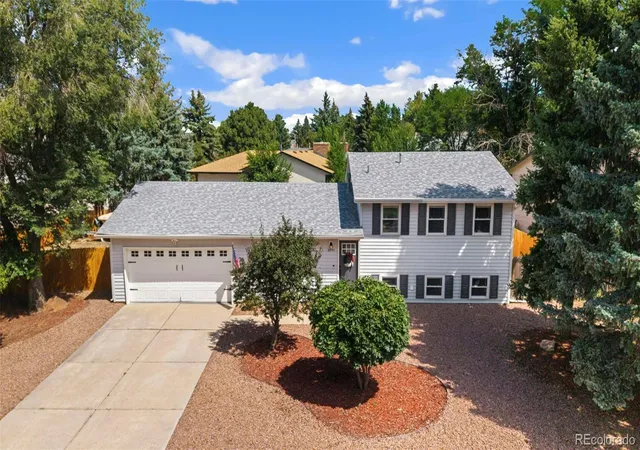 Photo 3 of Single family home for sale at 6340 Okeechobee Pl, Colorado Springs, CO 80915 | MLS# 6867672 | Listing updated on 2026-08-02
