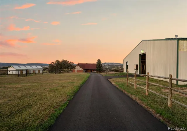4th image of 5351 Tall Horse Trl, Sedalia, CO 80135 | MLS# 3632803
