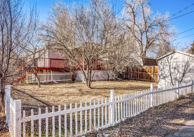 Listing Photo 2 - Condo for sale in building located at 1570 Simms St, Lakewood, CO 80215 - Unit #