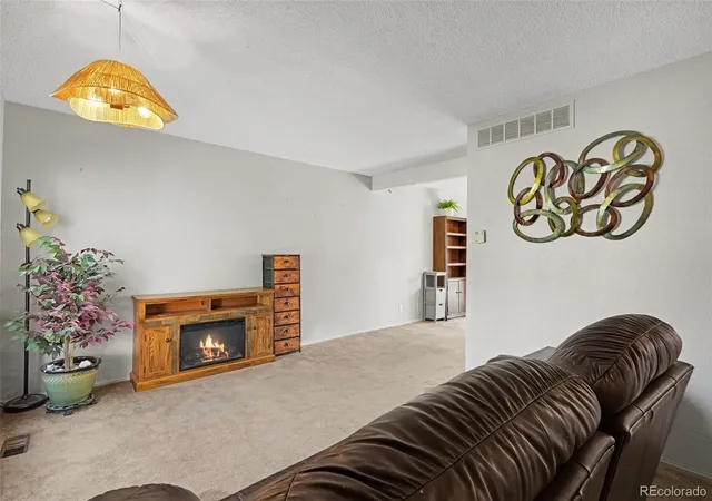 3rd image of 16036 E Ithaca Pl #B, Aurora, CO 80013 | MLS# 1854156