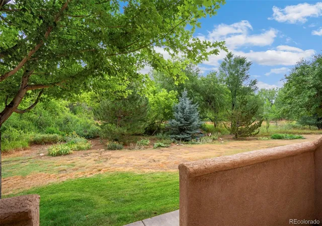 Listing Photo 2 - Condo for sale in building located at 1508 Courtyard Hts, Colorado Springs, CO 80906 - Unit #