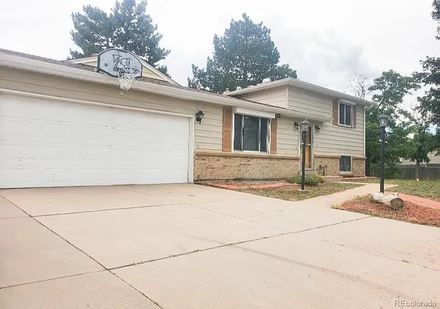 Photo 2 of Single family home for sale at 3138 S Joplin Ct, Aurora, CO 80013 | MLS# 7676006 | Listing updated on 2026-07-28