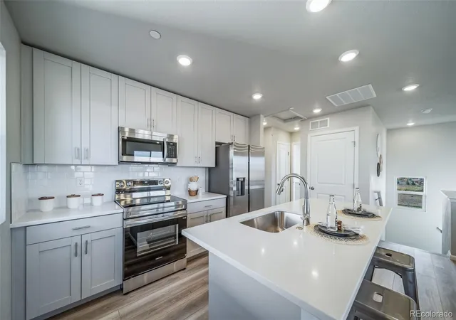 image of 12537 E 101st Dr, Commerce City, CO 80022 | MLS# 5115789