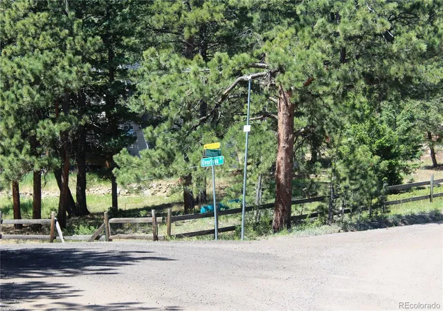 2nd image of 11702 Overlook Dr, Golden, CO 80403 | MLS# 9400027
