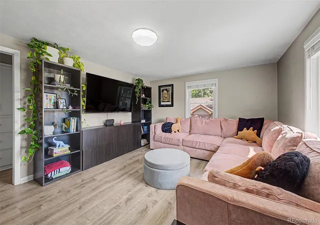 5th image of 5481 Beach Ct, Denver, CO 80221 | MLS# 6841554