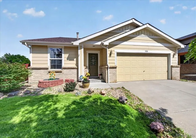 2nd image of 5574 Kalispell St, Denver, CO 80239 | MLS# 5557770