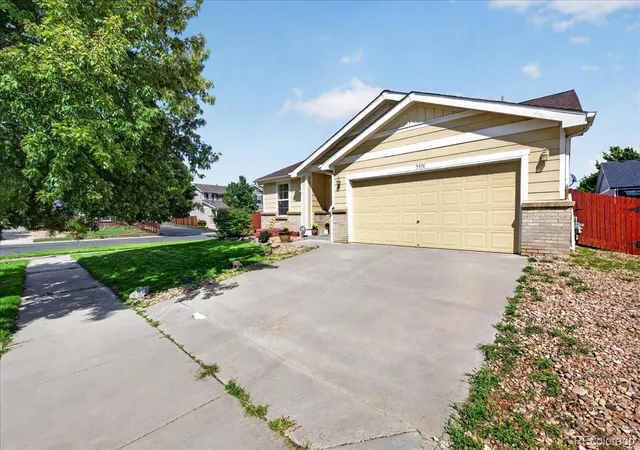 4th image of 5574 Kalispell St, Denver, CO 80239 | MLS# 5557770