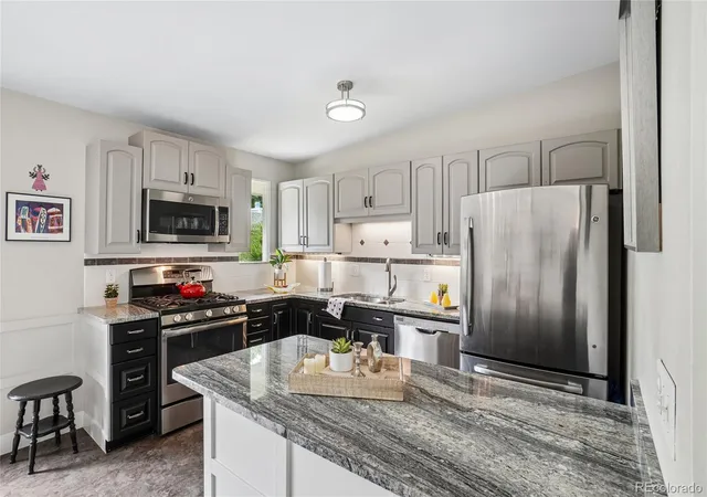 Photo 1 of Single family home for sale at 7756 Nikau Dr, Niwot, CO 80503 | MLS# 8513083 | Listing updated on 2026-09-16