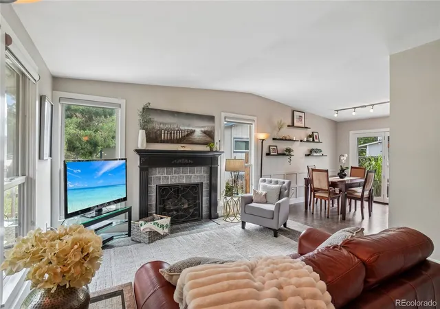 Photo 2 of Single family home for sale at 7756 Nikau Dr, Niwot, CO 80503 | MLS# 8513083 | Listing updated on 2026-08-29
