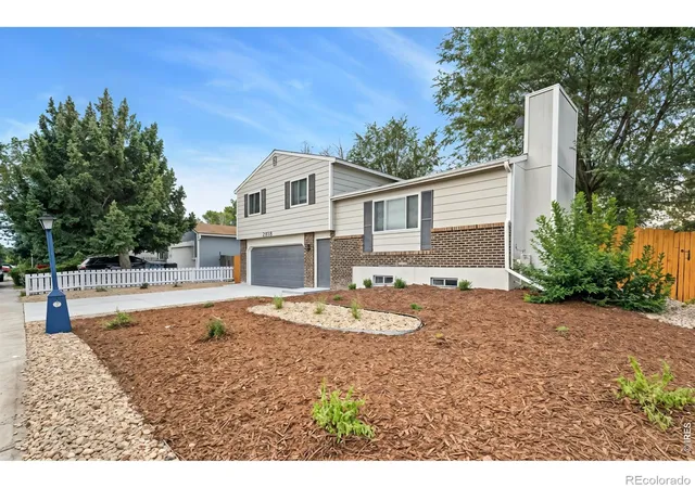 3rd image of 2433 Sunset Dr, Longmont, CO 80501 | MLS# IR1065192