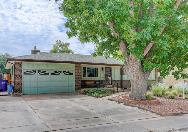 Photo 2 of Single family home for sale at 2974 S Eaton St, Denver, CO 80227 | MLS# 6923927 | Listing updated on 2026-08-22
