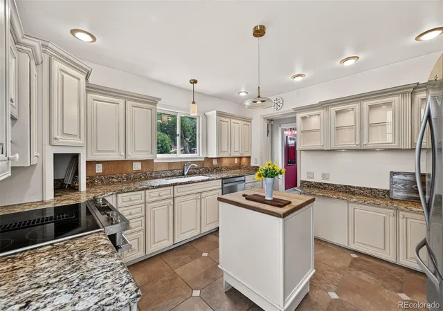 Photo 3 of Single family home for sale at 1623 N Weber St, Colorado Springs, CO 80907 | MLS# 5879358 | Listing updated on 2026-10-13