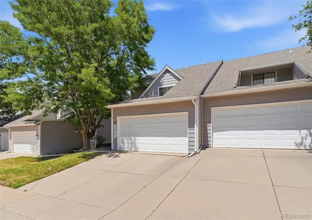 Photo 2 of Townhouse for sale at 13941 E Oxford Pl, Aurora, CO 80014 | MLS# 5575031 | Listing updated on 2026-07-30