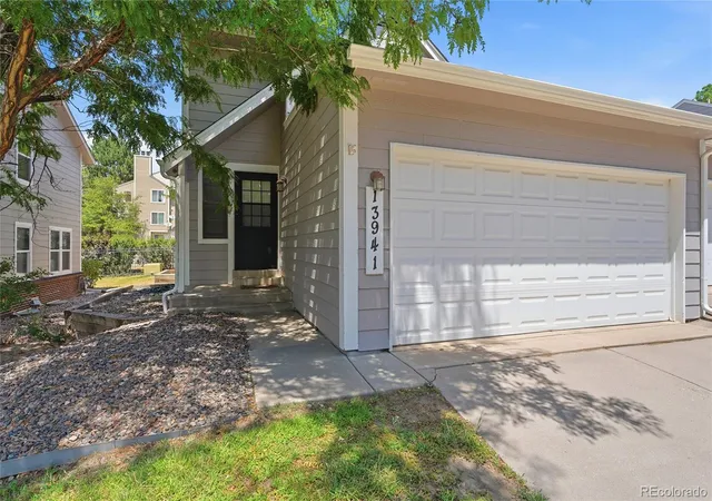 Photo 3 of Townhouse for sale at 13941 E Oxford Pl, Aurora, CO 80014 | MLS# 5575031 | Listing updated on 2026-07-30