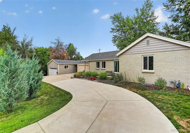 Photo 1 of Single family home for sale at 1650 Youngfield St, Lakewood, CO 80215 | MLS# 7212295 | Listing updated on 2026-09-23