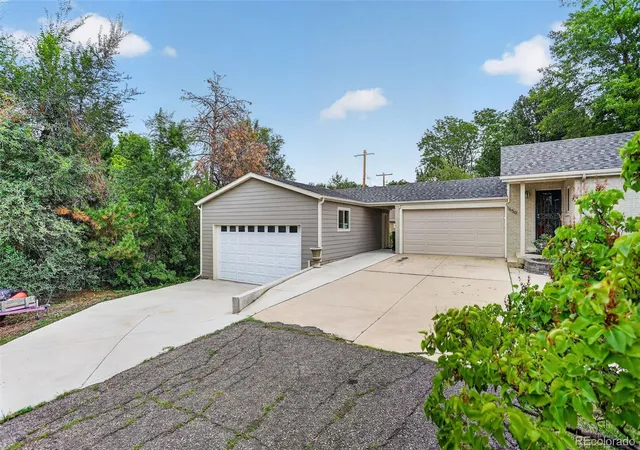 Photo 4 of Single family home for sale at 1650 Youngfield St, Lakewood, CO 80215 | MLS# 7212295 | Listing updated on 2026-09-23