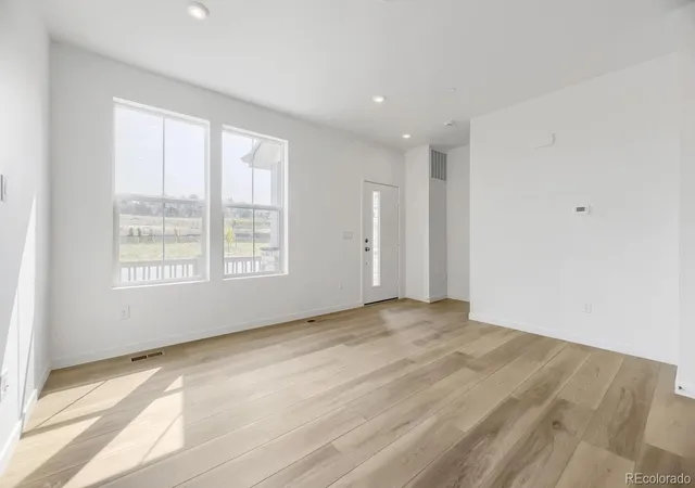 image of 7655 S Mobile Wy E, Aurora, CO 80016 | MLS# 6026861