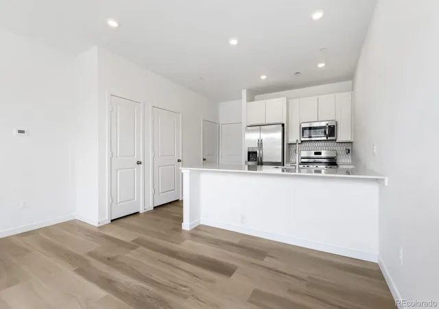 image of 7655 S Mobile Wy E, Aurora, CO 80016 | MLS# 6026861