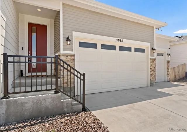 Photo 2 of Single family home for sale at 4085 Castle Vista Dr, Castle Rock, CO 80104 | MLS# 5170618 | Listing updated on 2026-08-25