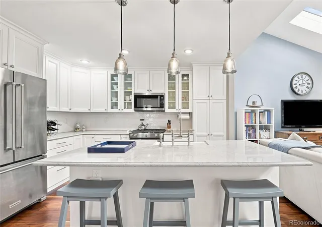 image of 7569 S Ivanhoe Wy, Centennial, CO 80112 | MLS# 9399799