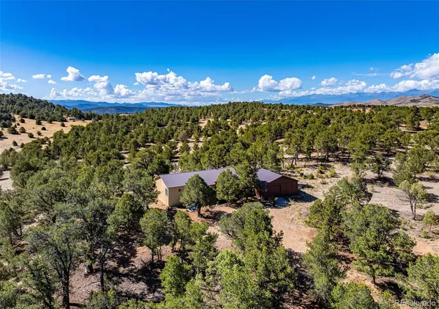 Photo 3 of Single family home for sale at 356 Iron Mountain Ln, Cotopaxi, CO 81223 | MLS# 6108022 | Listing updated on 2026-07-29