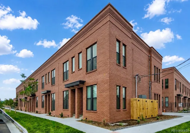 Photo 1 of Townhouse for sale at 3314 Curtis St, Denver, CO 80205 | MLS# 5892554 | Listing updated on 2026-09-22
