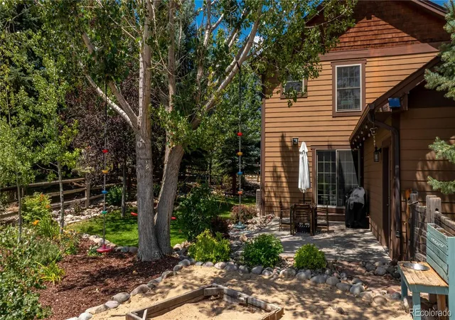Photo 3 of Single family home for sale at 815 Clubhouse Dr, New Castle, CO 81647 | MLS# 3969415 | Listing updated on 2026-09-23