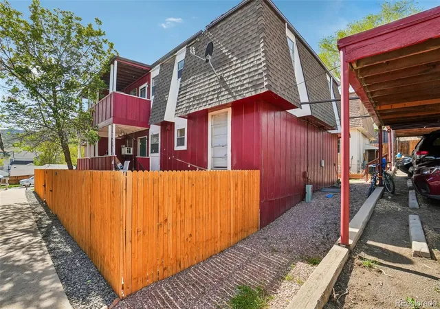 2nd image of 331 N Columbine St, Golden, CO 80403