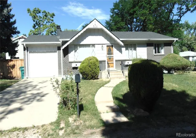 Photo 1 of Single family home for sale at 395 Saulsbury St, Lakewood, CO 80226 | MLS# 8037237 | Listing updated on 2026-08-29