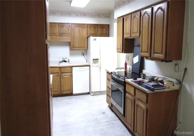 Photo 3 of Single family home for sale at 395 Saulsbury St, Lakewood, CO 80226 | MLS# 8037237 | Listing updated on 2026-08-29