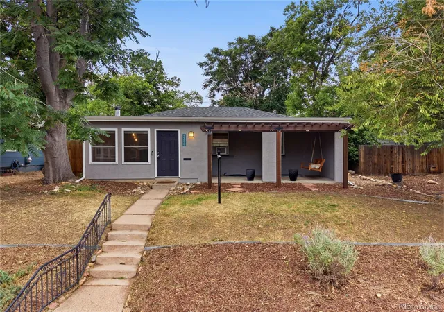 2nd image of 4921 Beach Ct, Denver, CO 80221 | MLS# 1849378