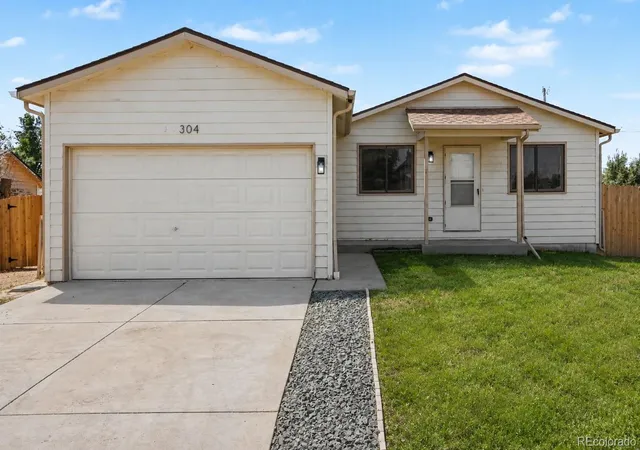 Photo 1 of Single family home for sale at 304 Spencer Ave, Pierce, CO 80650 | MLS# 9456203 | Listing updated on 2026-10-07