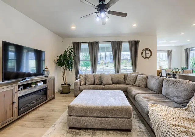 4th image of 763 Columbia St, Johnstown, CO 80534 | MLS# 8994795
